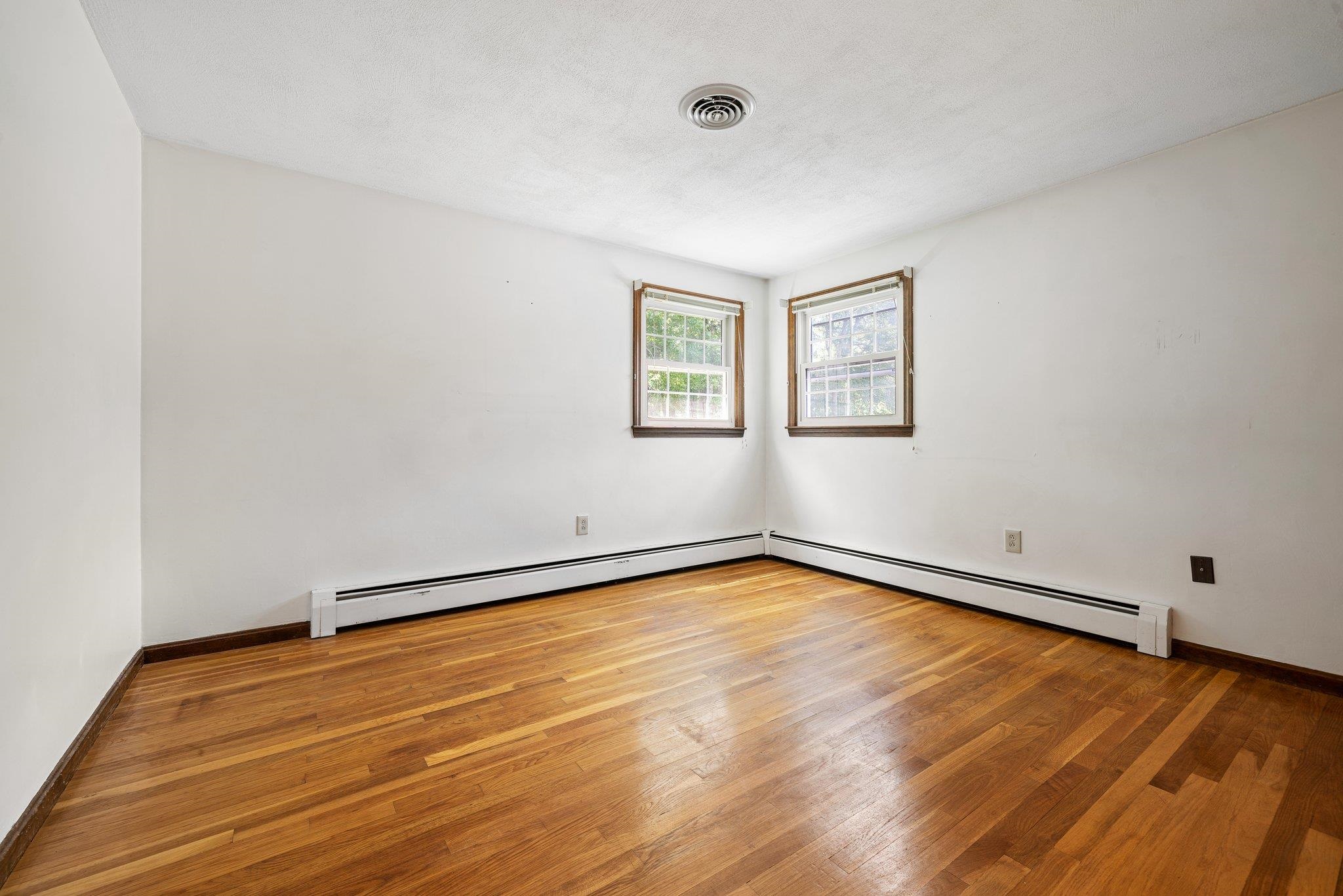 5 Clydesdale Road Salem, NH 03079 - Photo 13 of 31 Gallery Image 13
