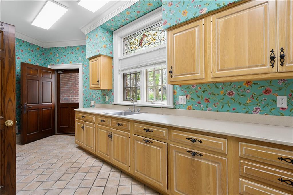 125 Froebe Road Venetia, PA 15367 - Photo 31 of 50 a kitchen with stainless steel appliances granite countertop a refrigerator and a sink