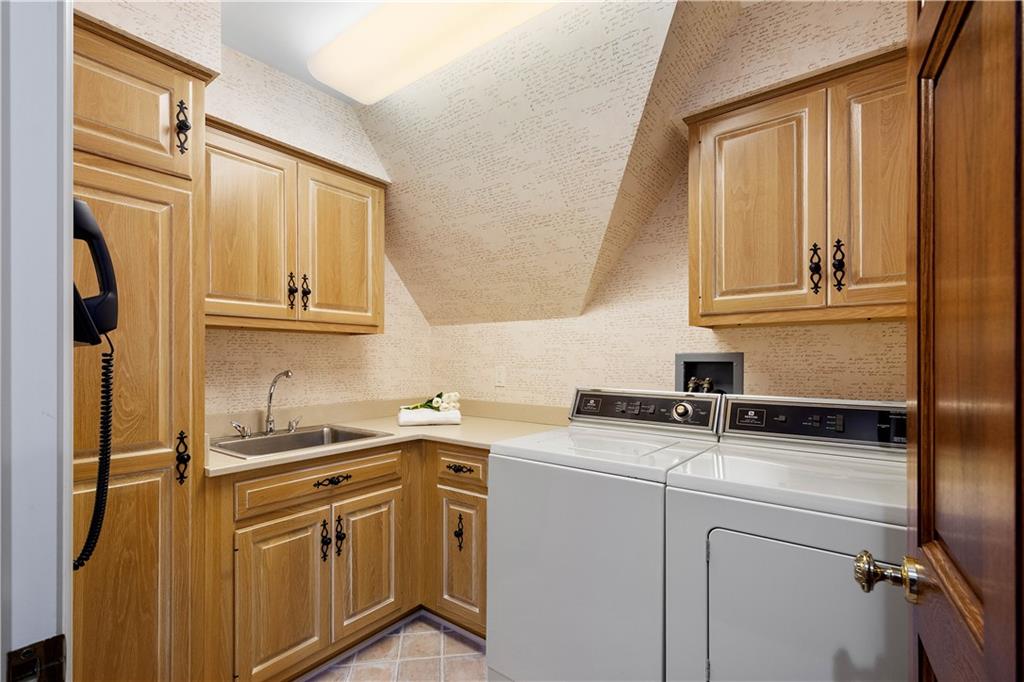125 Froebe Road Venetia, PA 15367 - Photo 40 of 50 a view of cabinets and barbecue appliances