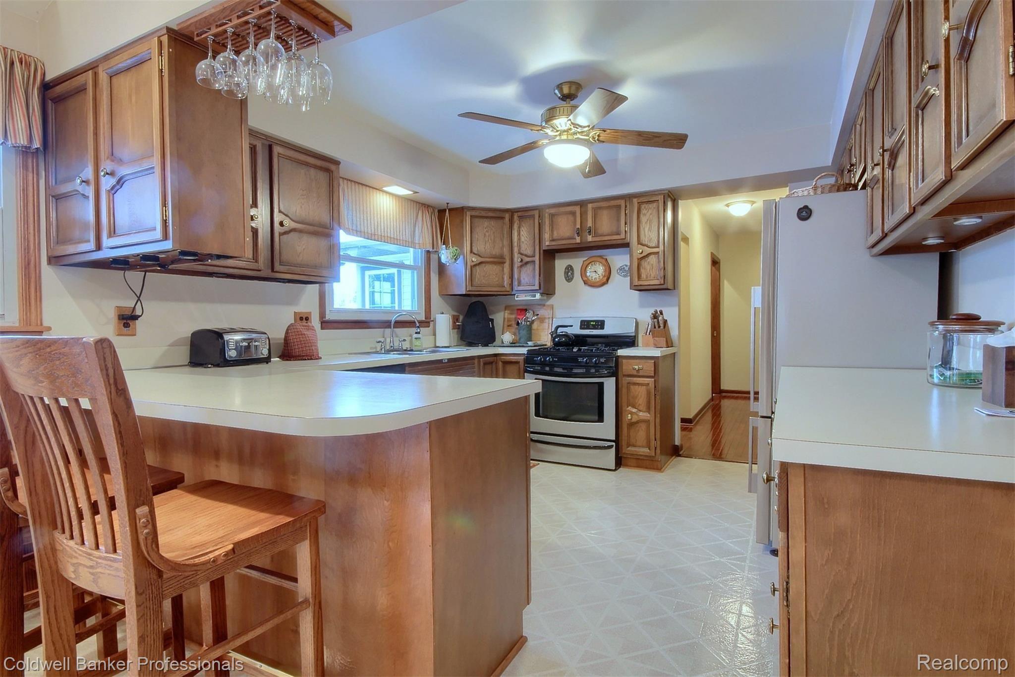 9503 Warren Road Plymouth, MI 48170 - Photo 14 of 58 14-Kitchen.jpg