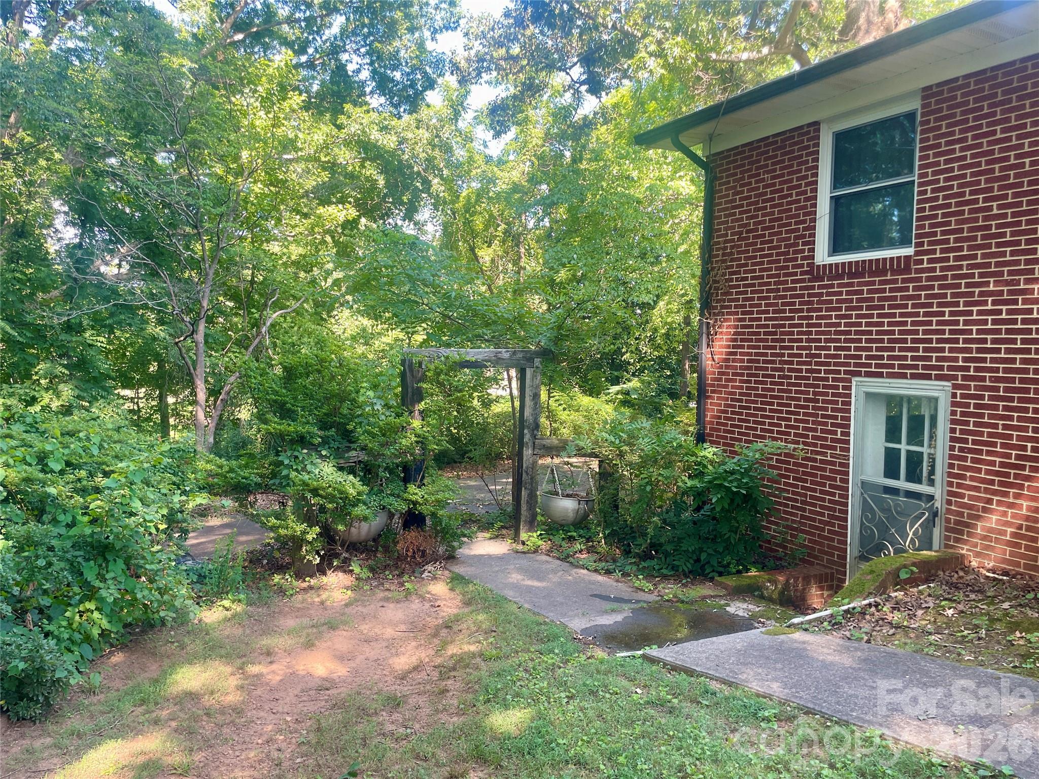 1099 Amherst Road Morganton, NC 28655 - Photo 8 of 27