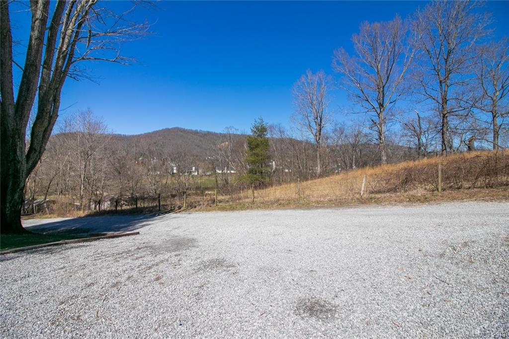 197 Souther Road Fletcher, NC 28732 - Photo 3 of 26