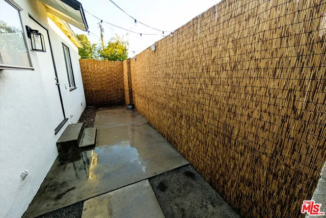 a view of entryway with a front door