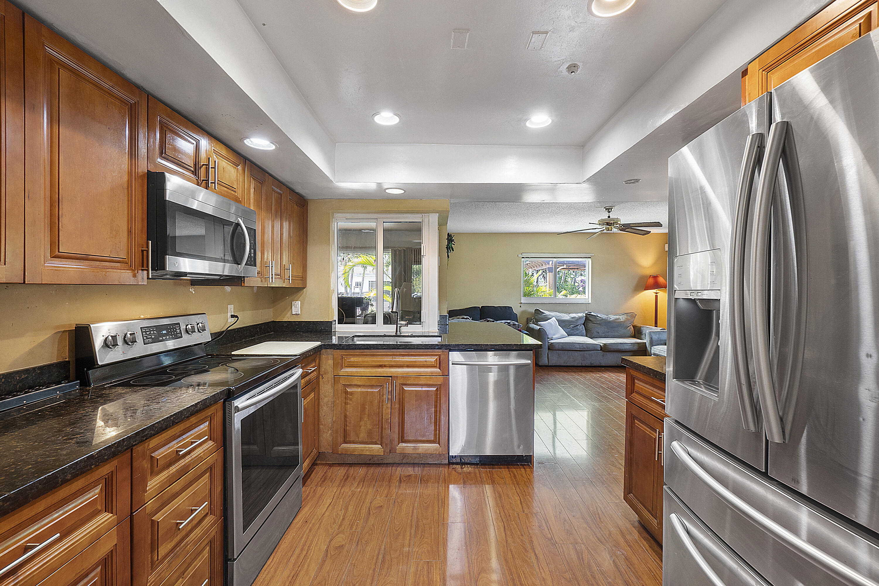 6972 Northwest 8th Street Margate, FL 33063 - Photo 18 of 50 Kitchen
