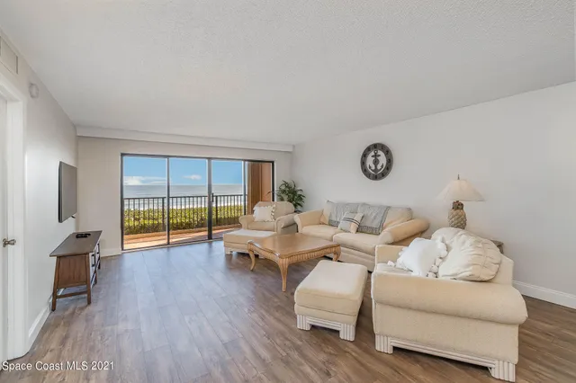 $3,150 | 995 N Highway, Unit 206, Indialantic, FL 32903