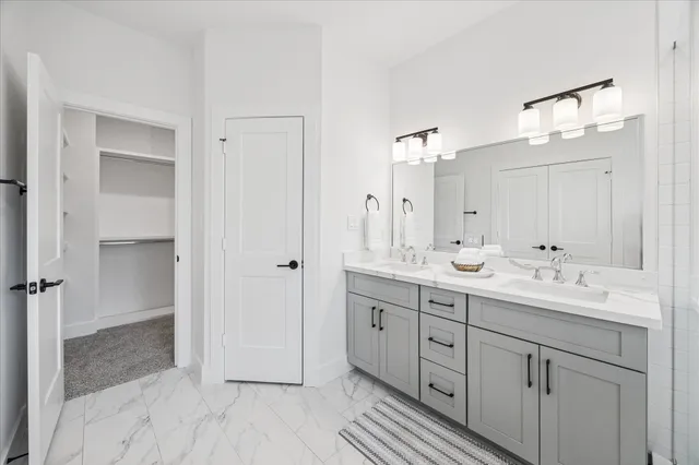 a view of an empty walk in closet