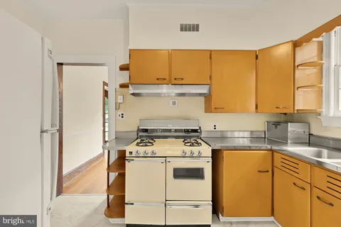 $530,000 | 4220 Sheridan Street, Hyattsville, MD 20782