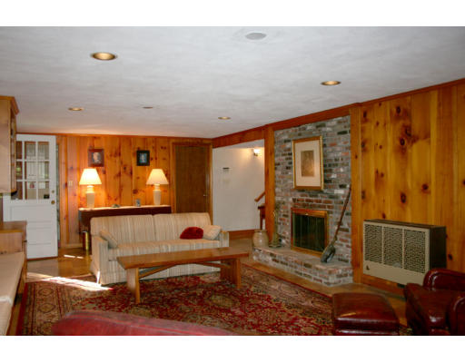 33 Wayland Hills Road Wayland, MA 01778 - Photo 7 of 20 Gallery Image 7