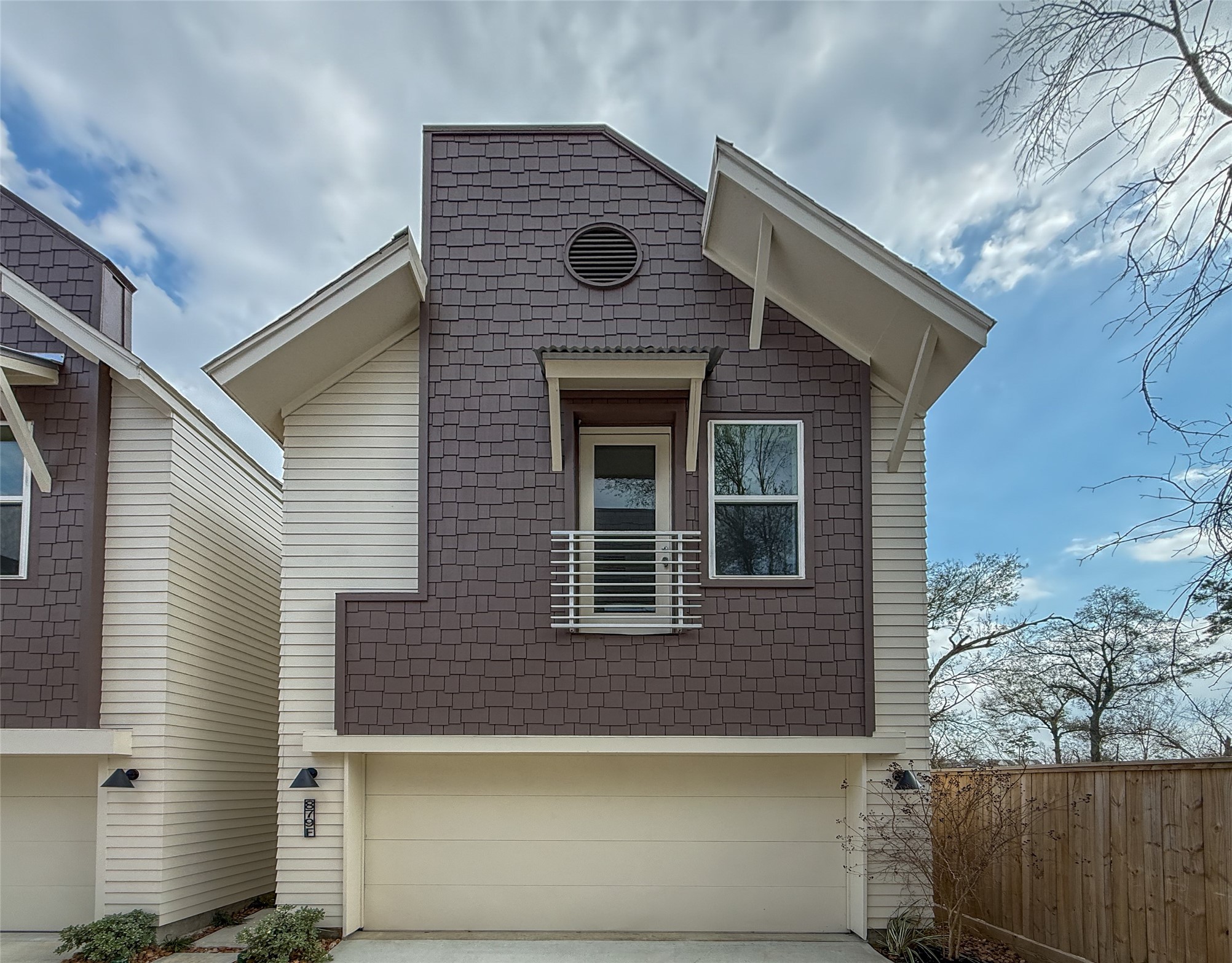 879 Rachel Street, Unit F Houston, TX 77091 - Photo 3 of 23 a front view of a house