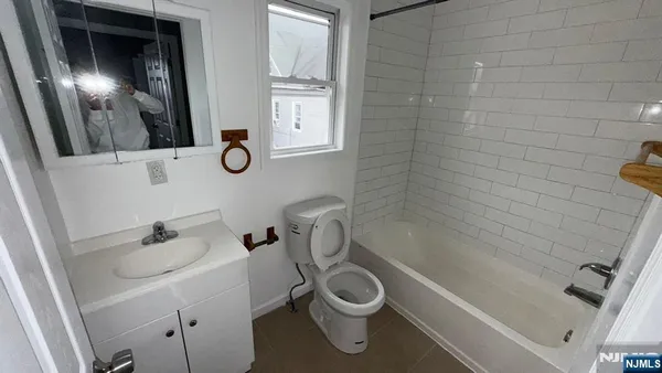 $2,800 | 766 East 26th Street, Unit 2, Paterson, NJ 07504