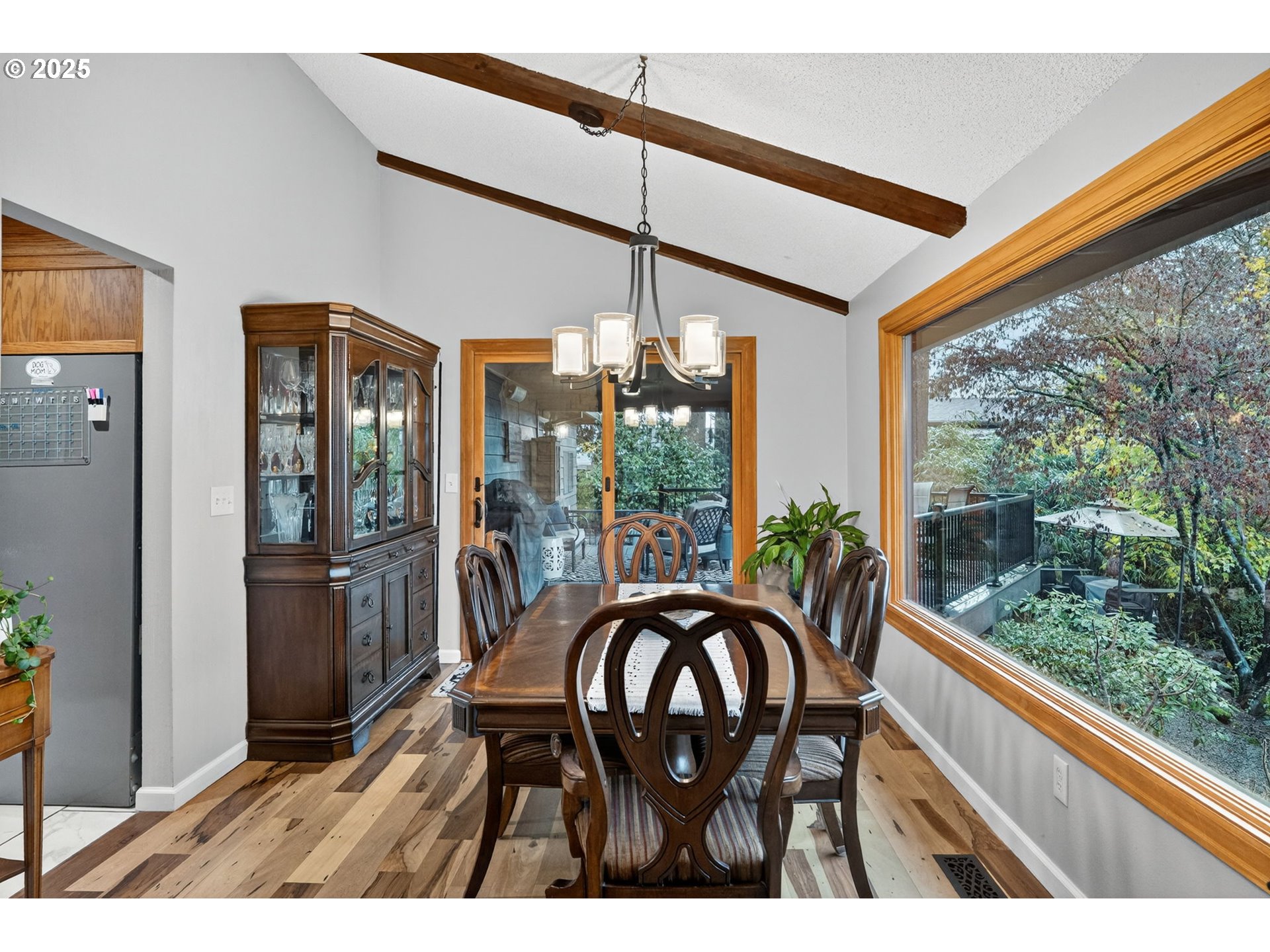 17542 Kirkwood Road Gladstone, OR 97027 - Photo 14 of 48 a picture of table and chairs in patio