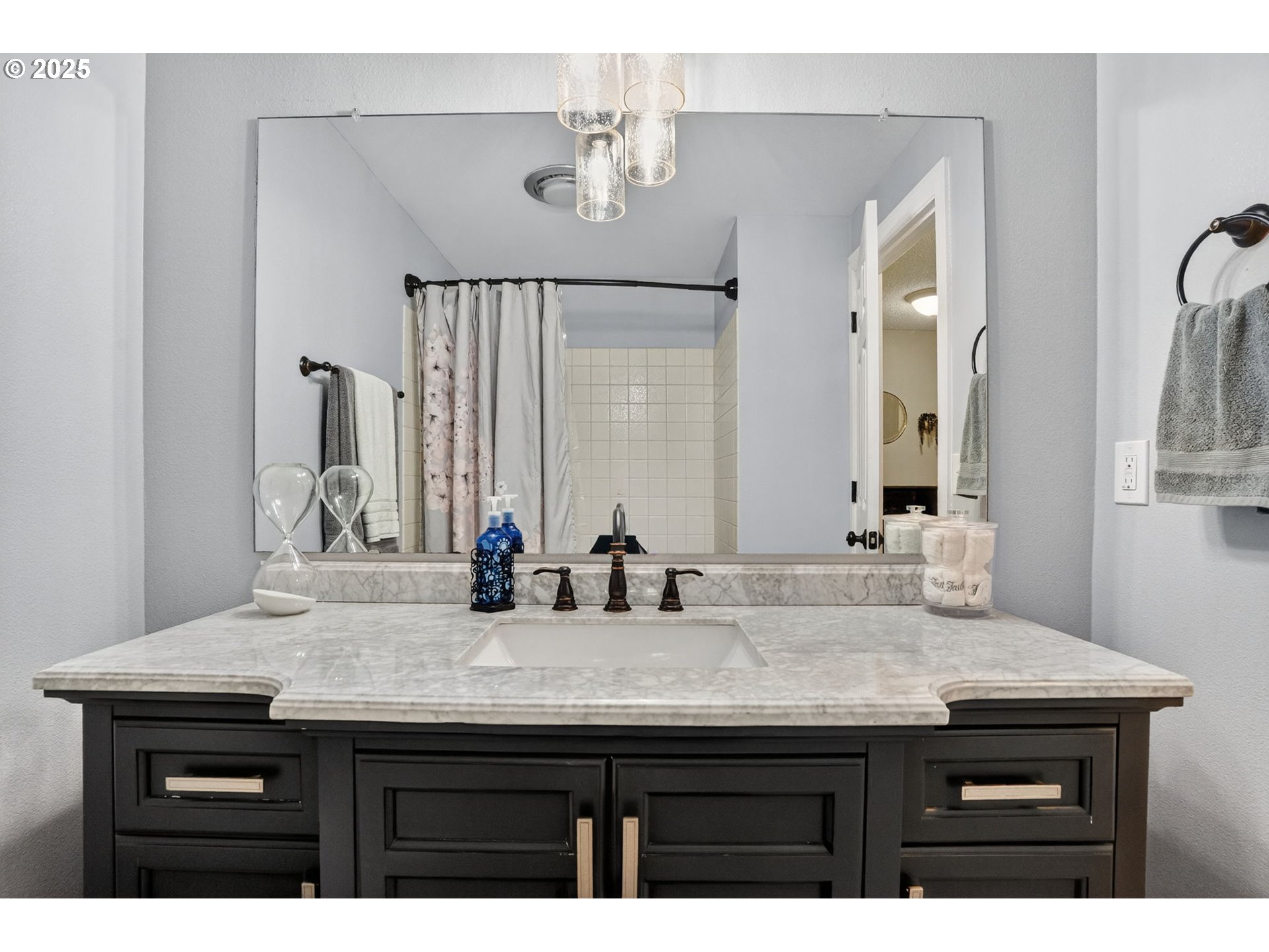 17542 Kirkwood Road Gladstone, OR 97027 - Photo 28 of 48 a bathroom with sinks granite counter tops and a mirror