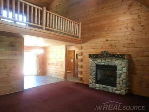 1054 Legion Road Owosso, MI 48867 - Photo 4 of 28 31257481-3.JPG