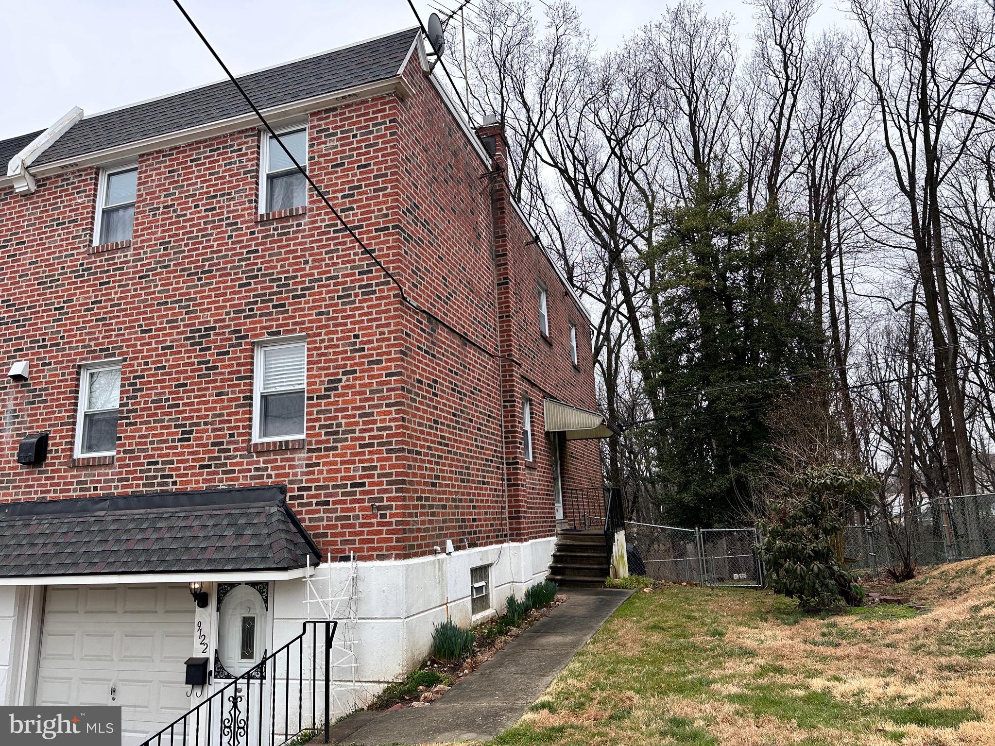 9122 Springview Road Philadelphia, PA 19115 - Photo 2 of 30 Gallery Image 2