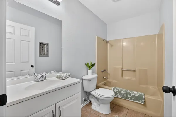 $194,900 | 351 Dobbyn Street, Bridge City, TX 77611