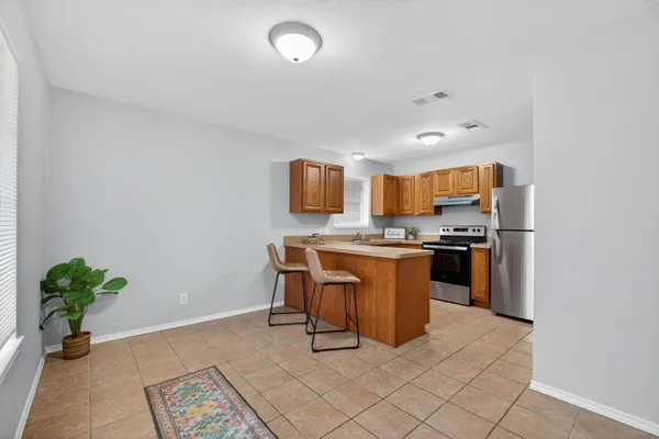 $194,900 | 351 Dobbyn Street, Bridge City, TX 77611