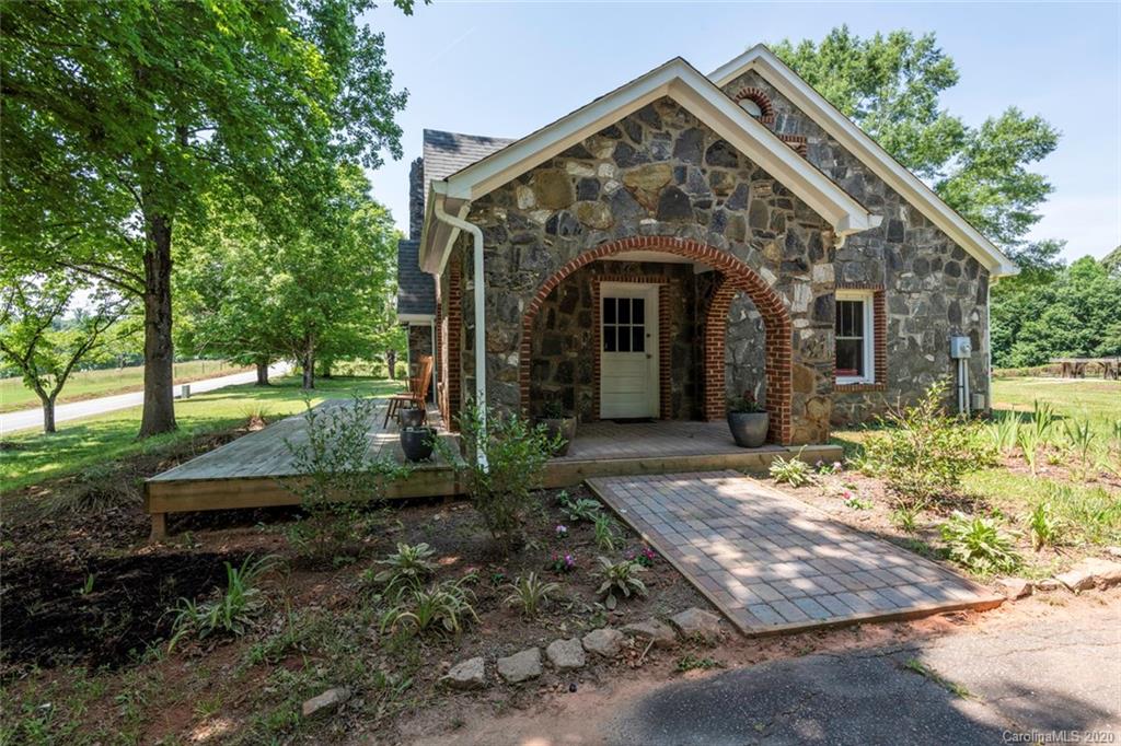 2295 Antioch Road Morganton, NC 28655 - Photo 4 of 30 Gallery Image 4