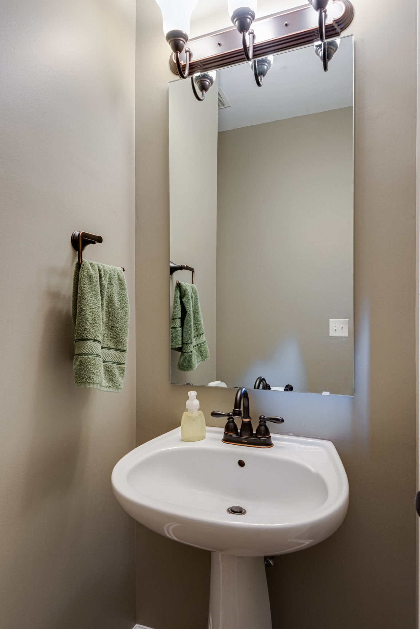 1405 Timber Ridge Circle Nashville, TN 37211 - Photo 5 of 44 Gallery Image 5