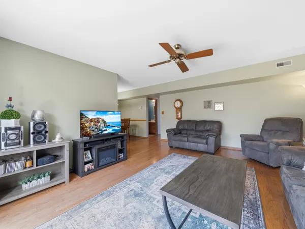 $230,000 | 479 Fairview Drive, Manhattan, IL 60442