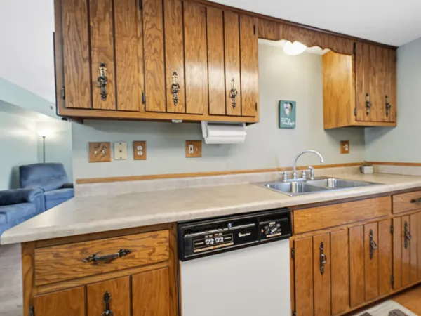 $230,000 | 479 Fairview Drive, Manhattan, IL 60442
