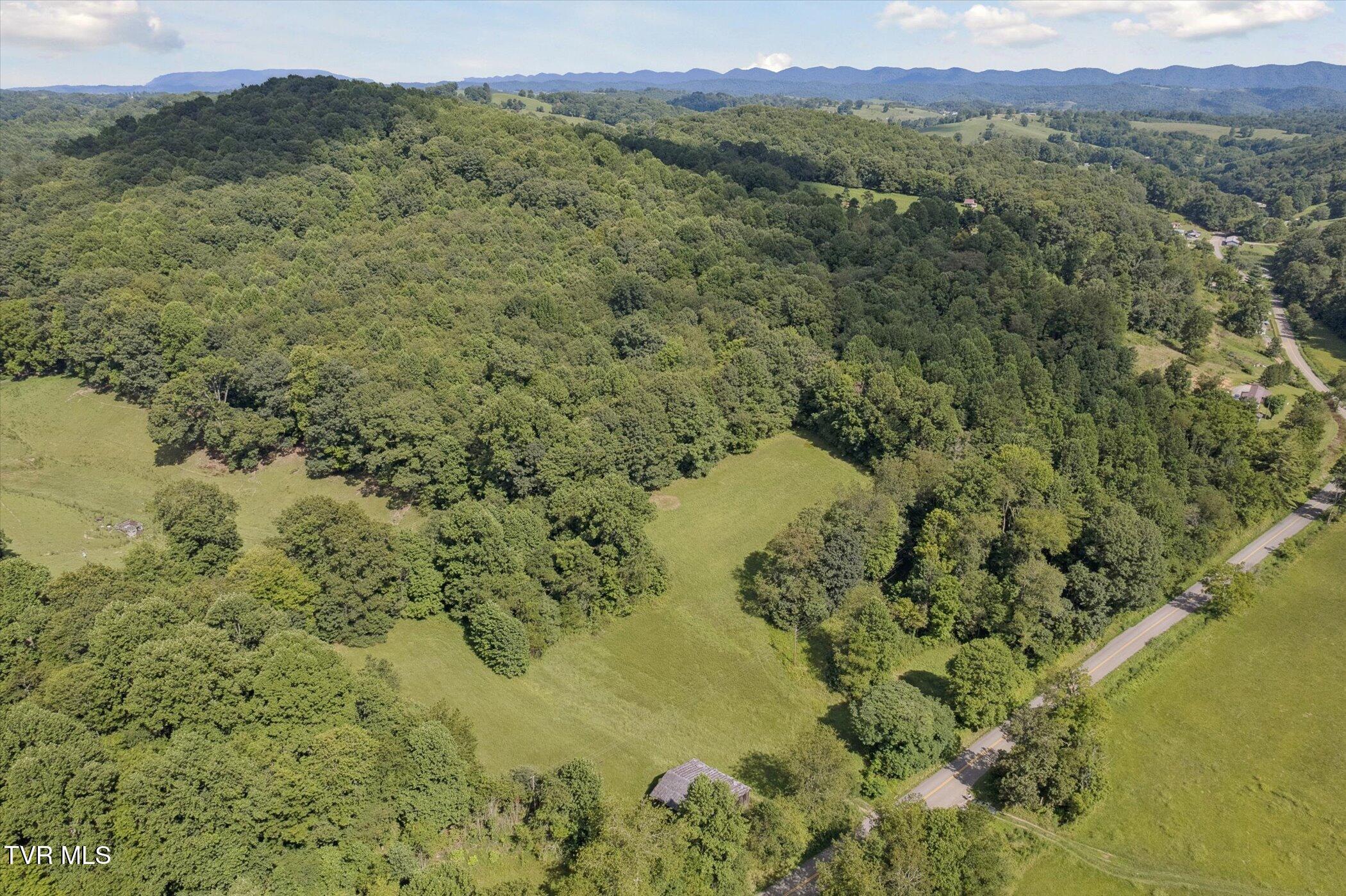 0 Long Hollow Road Nickelsville, VA 24271 - Photo 26 of 37 3,900+/- feet of frontage