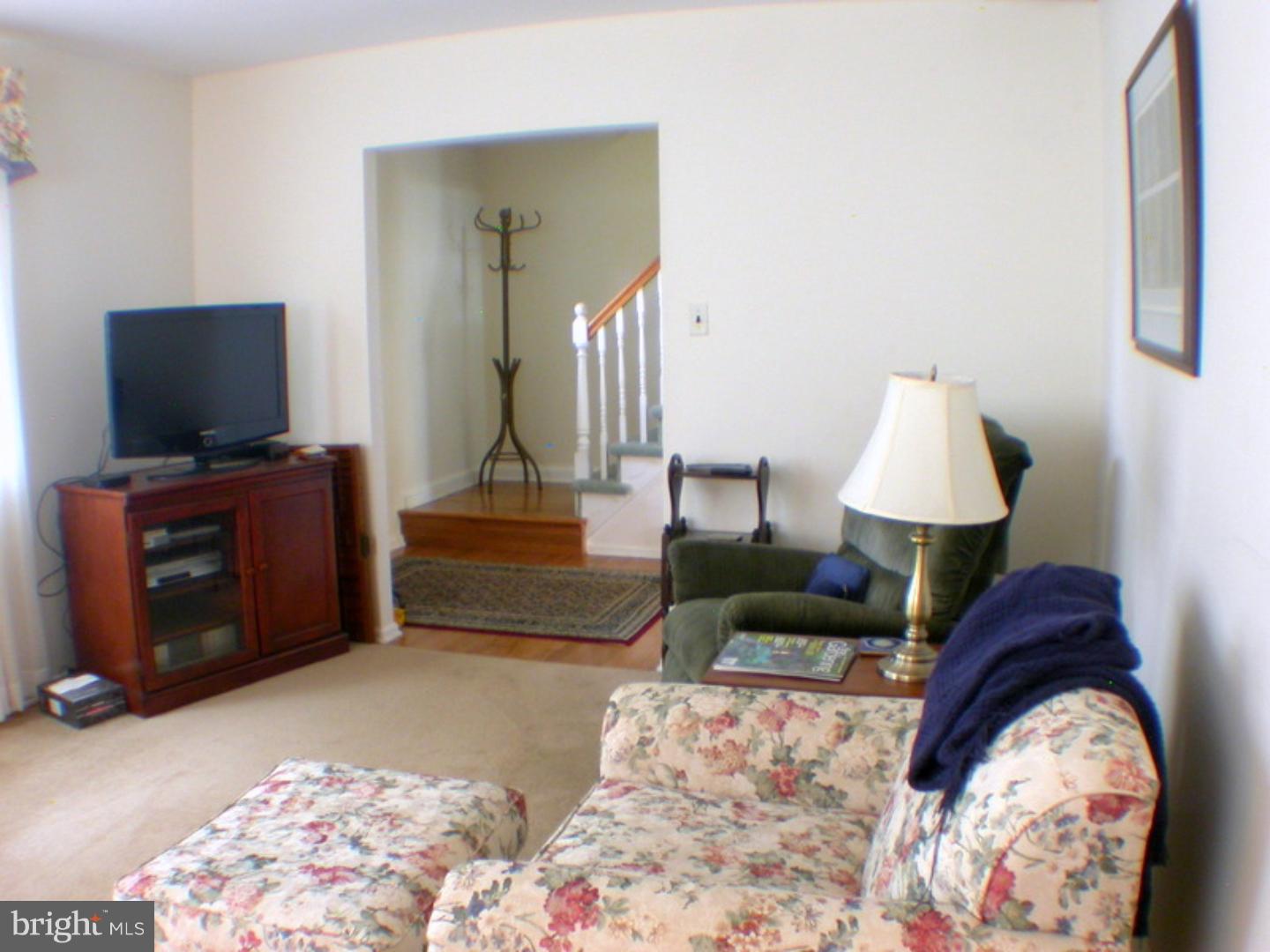 68 Grubb Road Malvern, PA 19355 - Photo 11 of 17 Living Room