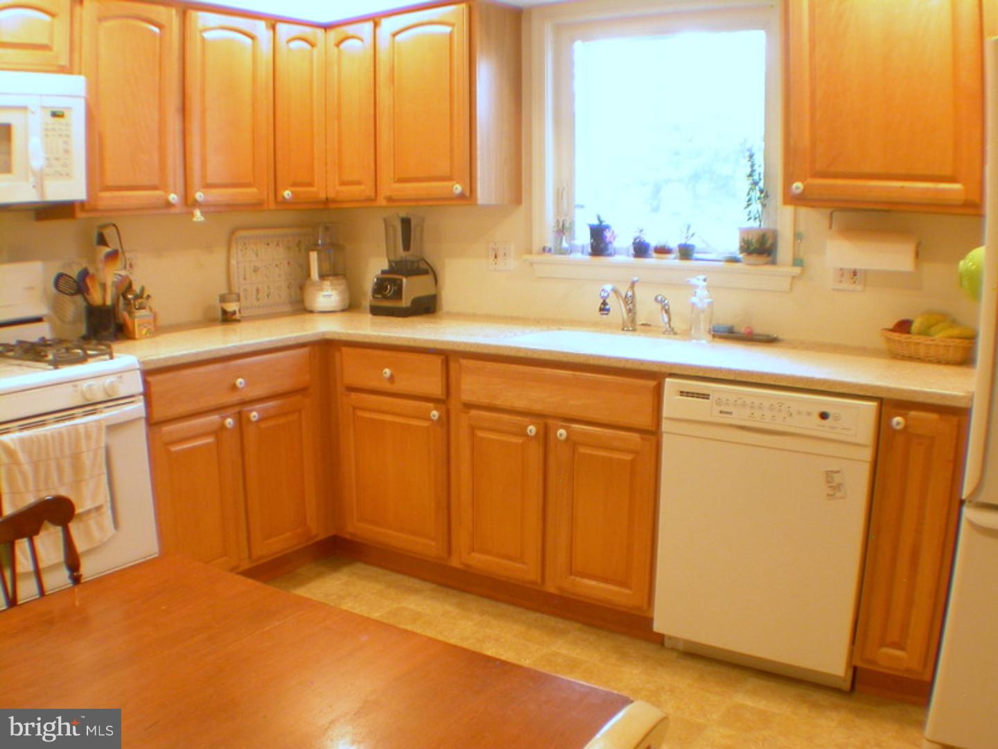 68 Grubb Road Malvern, PA 19355 - Photo 5 of 17 Kitchen