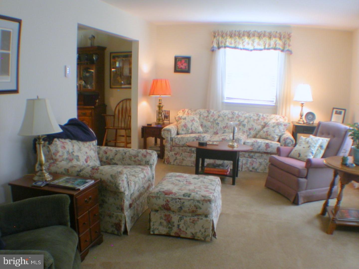 68 Grubb Road Malvern, PA 19355 - Photo 10 of 17 Living Room