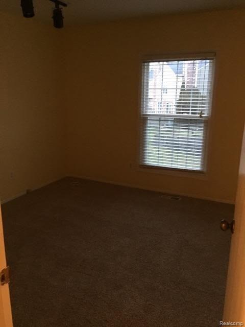 1414 Crescent Lane, Unit 347 Rochester Hills, MI 48306 - Photo 13 of 15