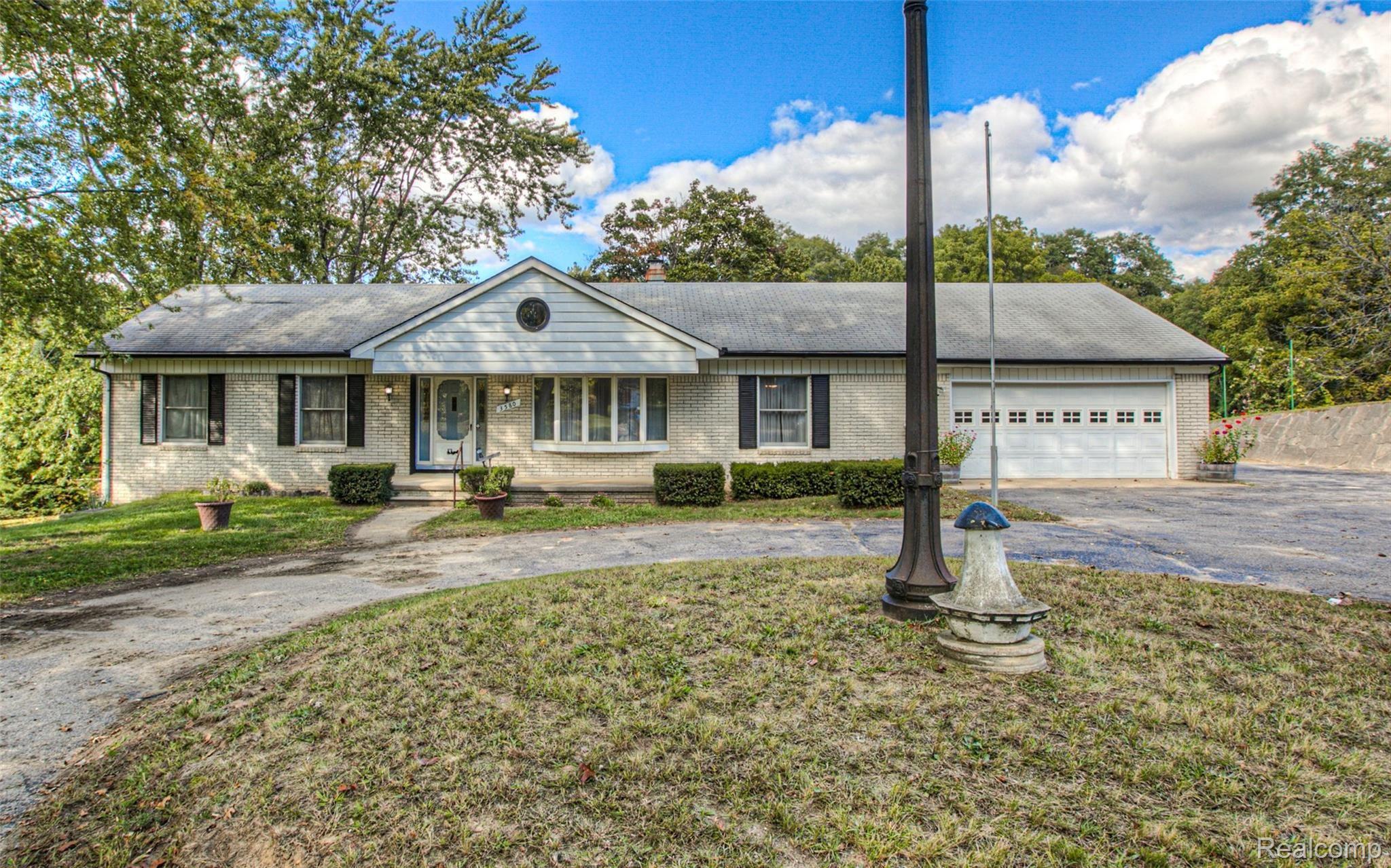3580 Gregory Road Lake Orion, MI 48359 - Photo 13 of 31 -18.jpg