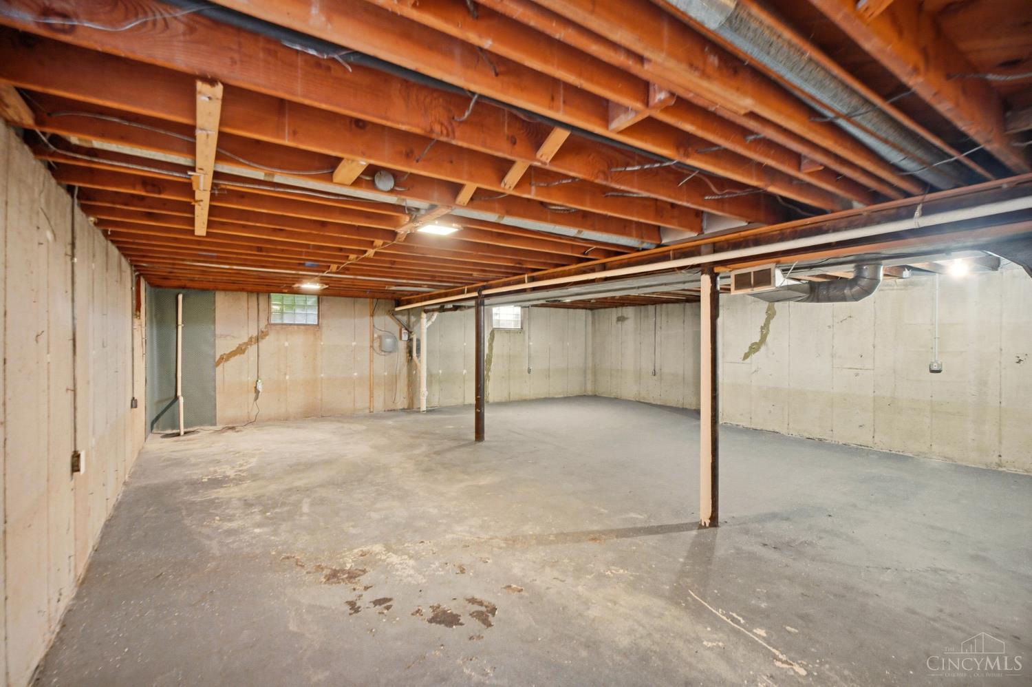1037 Markley Road Cincinnati, OH 45230 - Photo 21 of 24 Gallery Image 21