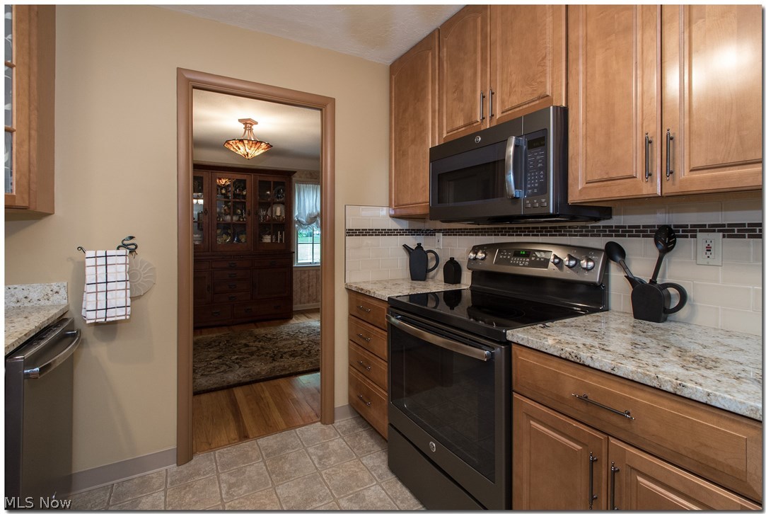 1336 Ford Road Lyndhurst, OH 44124 - Photo 9 of 35