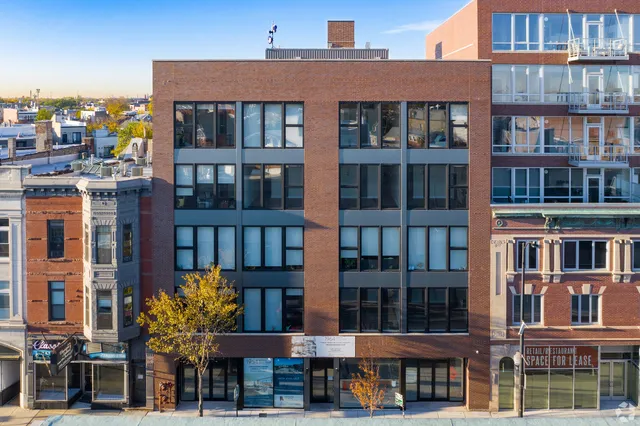 $2,350 | 1964 North Milwaukee Avenue, Unit 303, Chicago, IL 60647