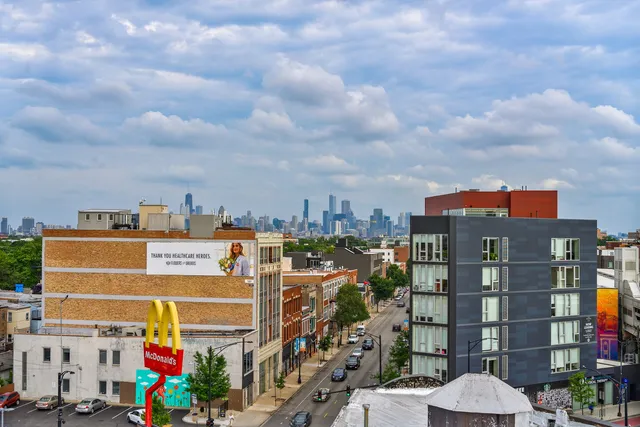 $2,350 | 1964 North Milwaukee Avenue, Unit 303, Chicago, IL 60647