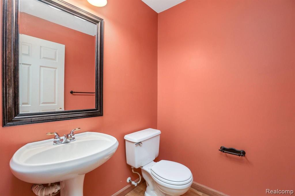 22210 Cape Cod Way Farmington Hills, MI 48336 - Photo 12 of 26