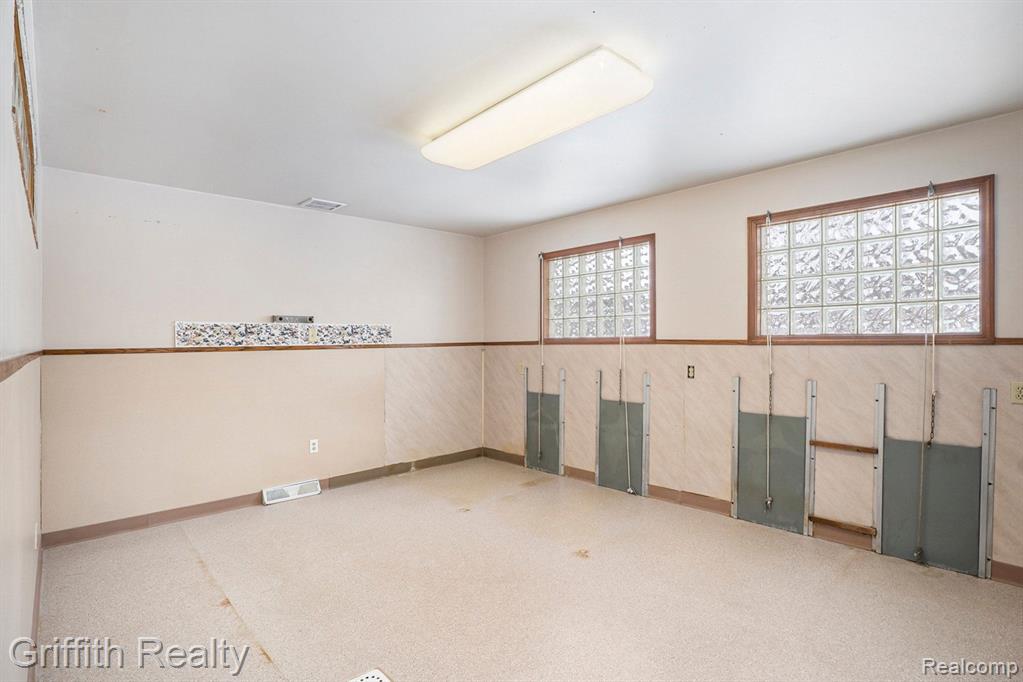 8070 Sheraton Park Road Fenton, MI 48430 - Photo 17 of 48
