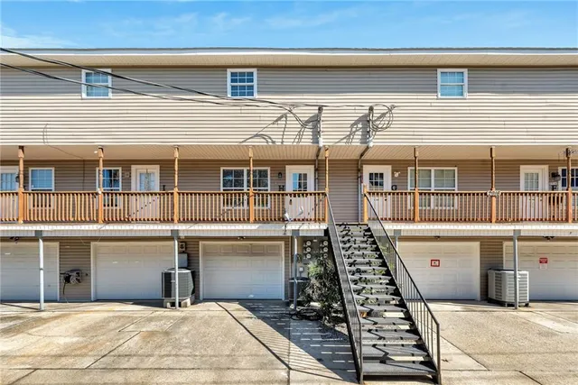 $1,500 | 2916 Jean Lafitte Parkway, Unit H, Chalmette, LA 70043