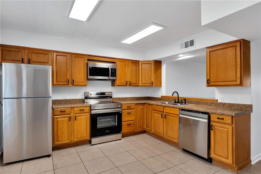 2916 Jean Lafitte Parkway, Unit H Chalmette, LA 70043 - Photo 6 of 35