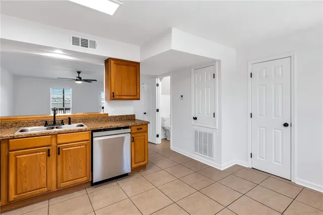 $1,500 | 2916 Jean Lafitte Parkway, Unit H, Chalmette, LA 70043