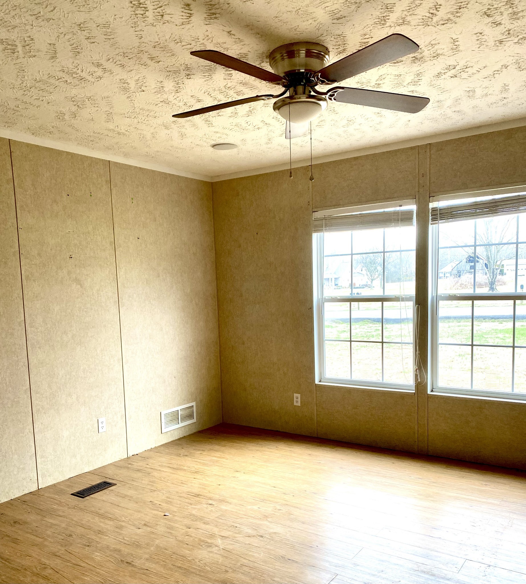 4619 Leanna Road Murfreesboro, TN 37129 - Photo 13 of 32 a view of an empty room with a window
