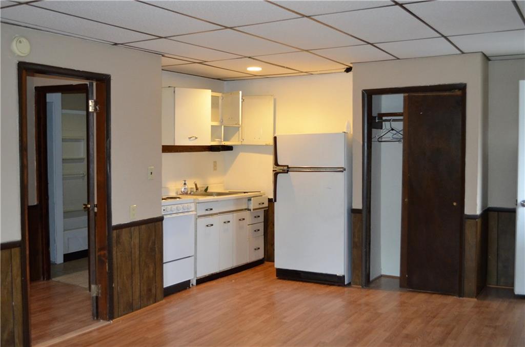 1057 Keene Street Springdale, PA 15144 - Photo 3 of 13