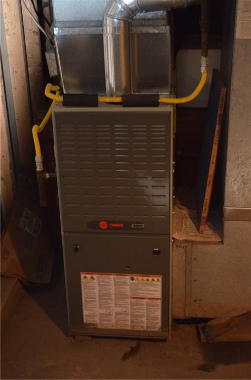 1057 Keene Street Springdale, PA 15144 - Photo 9 of 13