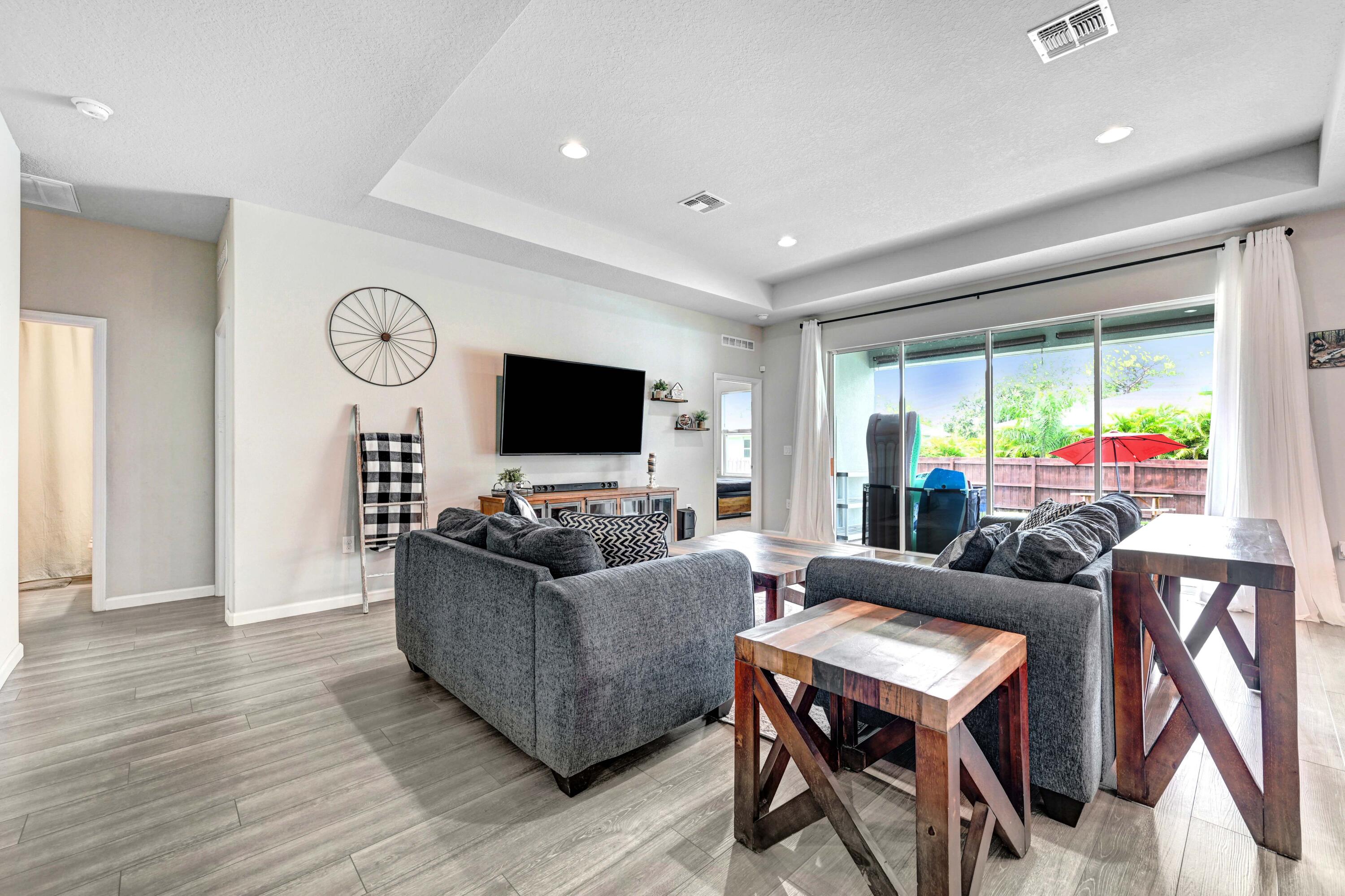 874 Cochran Road Southeast Palm Bay, FL 32909 - Photo 8 of 34 Open Family Room
