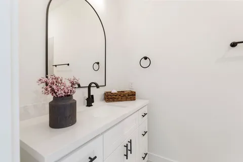 $599,000 | 1215 Sampson Street, Houston, TX 77003