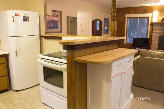 25310 Foster Lake Road Idyllwild, CA 92549 - Photo 16 of 41 Kitchen