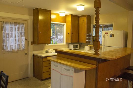 25310 Foster Lake Road Idyllwild, CA 92549 - Photo 17 of 41 Kitchen