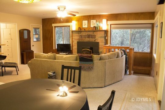 25310 Foster Lake Road Idyllwild, CA 92549 - Photo 24 of 41 Dining to Living