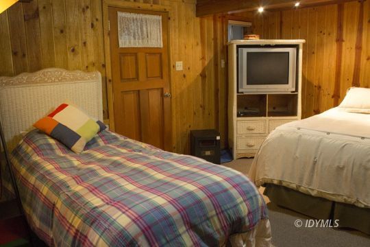 25310 Foster Lake Road Idyllwild, CA 92549 - Photo 30 of 41 Sleeping area downstairs