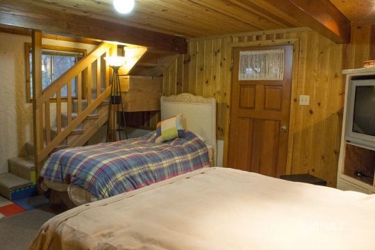 25310 Foster Lake Road Idyllwild, CA 92549 - Photo 33 of 41 Sleeping area