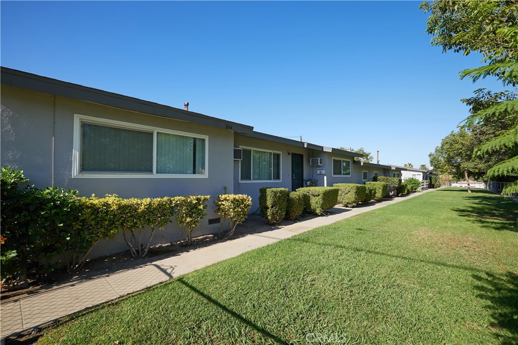 3644 Russell Street Riverside, CA 92501 - Photo 19 of 20 Greenbelt area infront of the units.